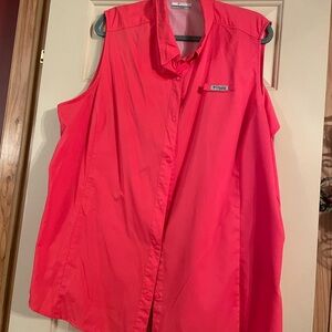 Columbia sleeveless ladies top. Never worn 3x